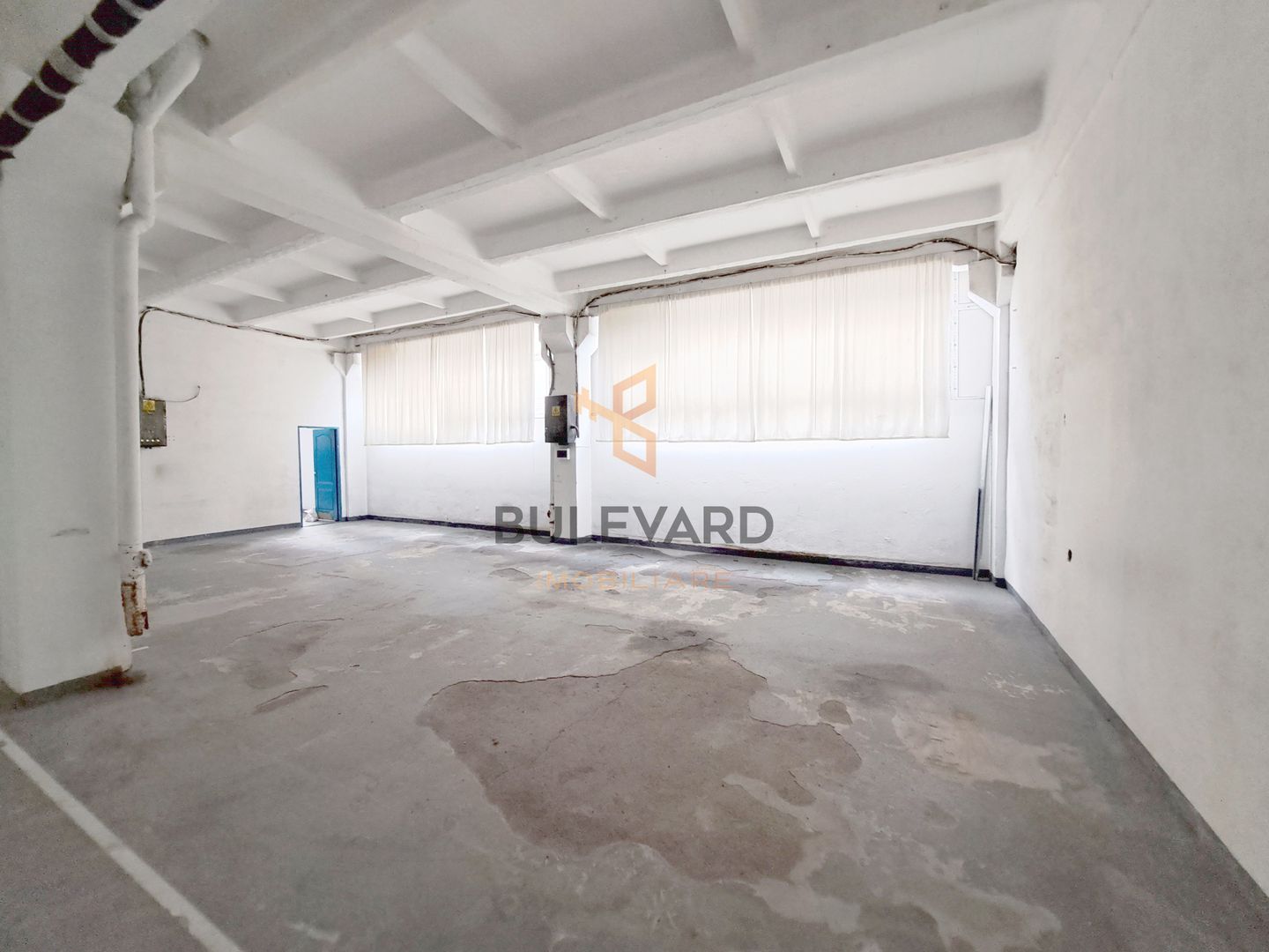 Spatiu industrial 250 mp, lift marfa, Zona Clujana! - Poză 1