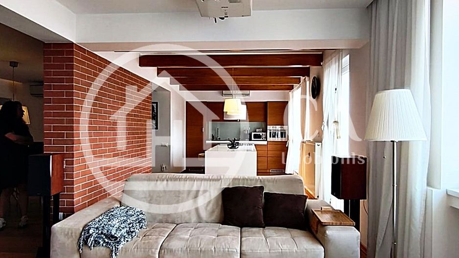 Apartament de închiriat cu 4 camere si terasa, Ultracentral, Oradea - Poză 4