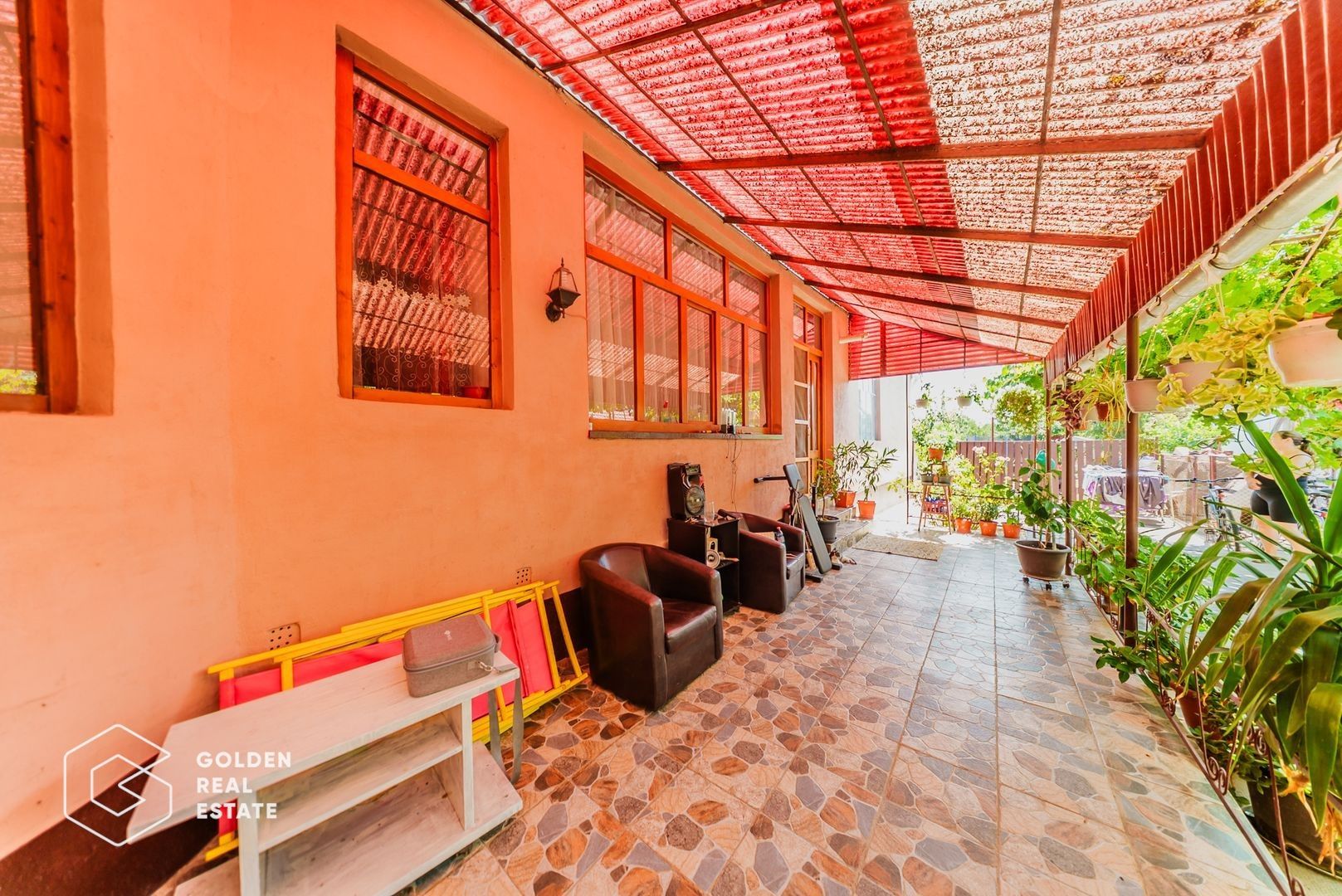 Casa foarte spatioasa cu gradina si gospodarie, Santana - Poză 3