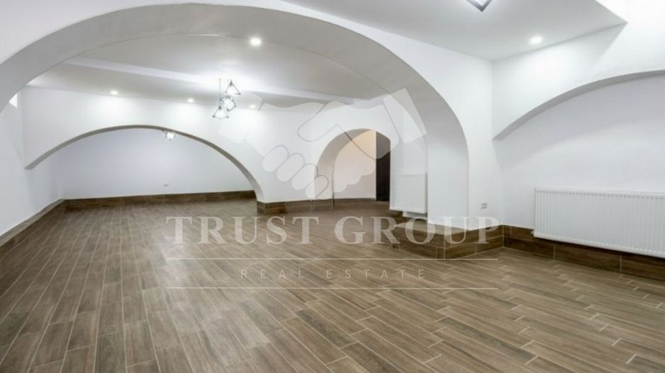 Casa boiereasca renovata Unirii | Curte 70mp | D+P+Pod - Poză 10