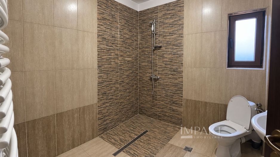 Casă tip duplex cu 5 camere, 2 băi, terasă și 4 locuri de parcare - Poză 7