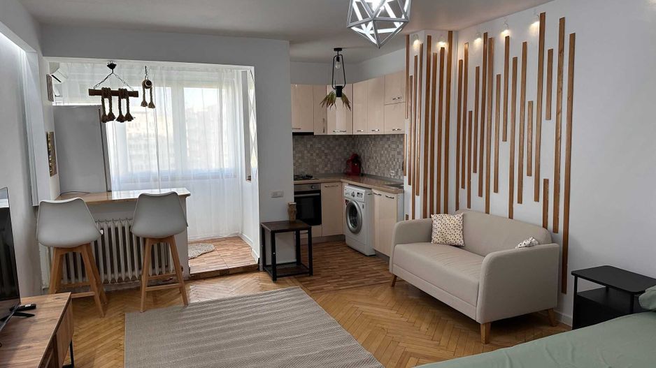 Garsonieră modernă de inchiriat, Plaza Mall - Poză 1