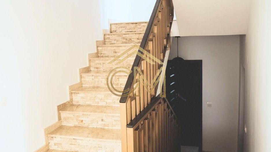 Casa 8 Camere- 3 Bai-316 MPU- Teren 581MP-Selimbar - Poză 6