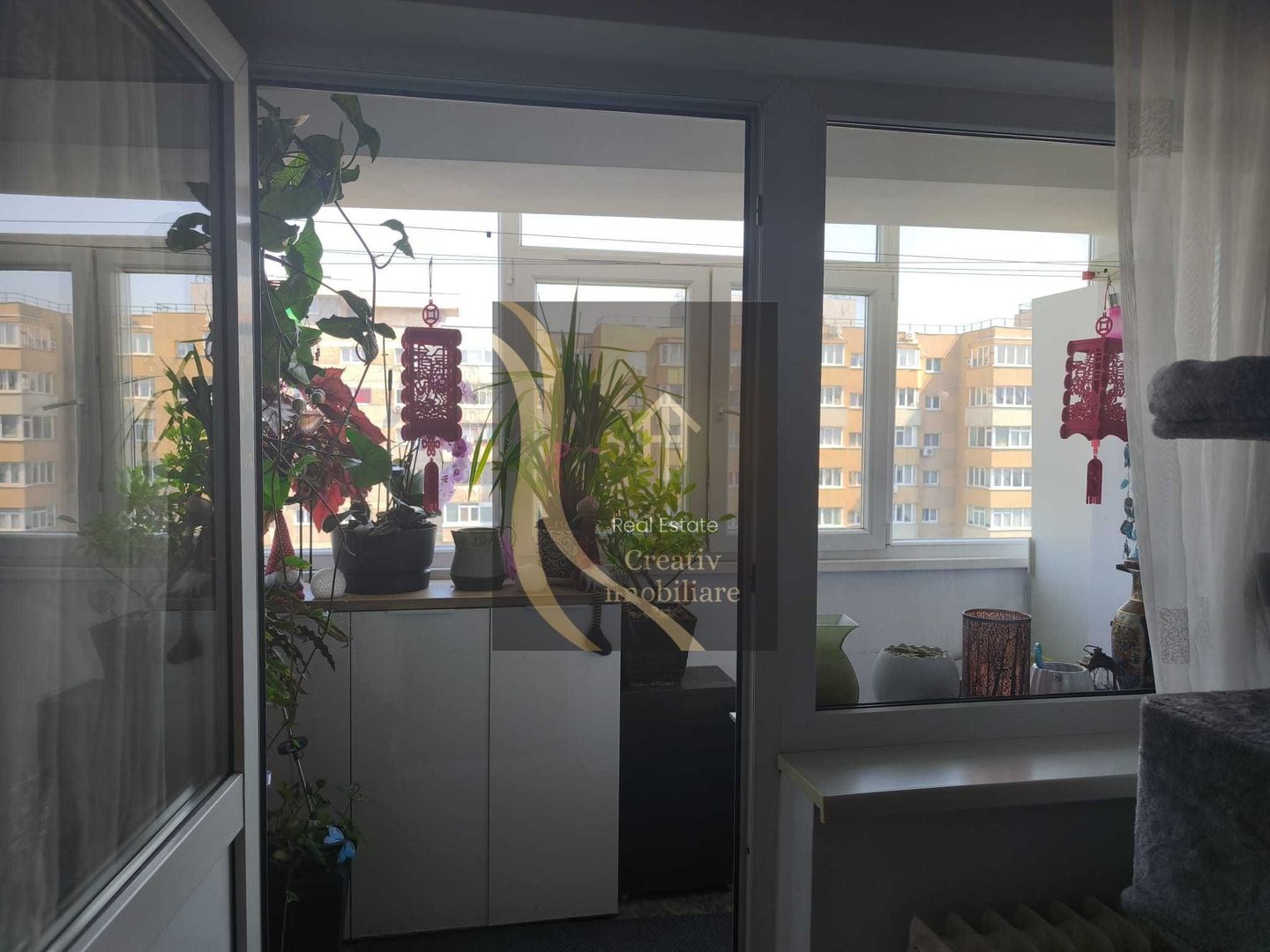Vand apartament 4 camere , decomandat, mobilat si utilat, la autogara Militari et. 8/10 - Poză 7