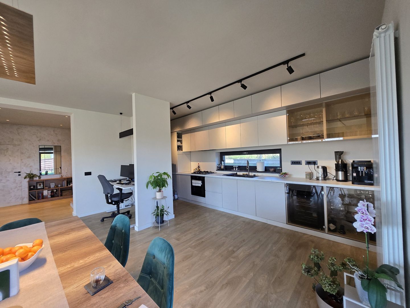 Casa noua 151mp curte 1000m Frumusani mobilata lux -langa Lac/Primarie - Poză 3