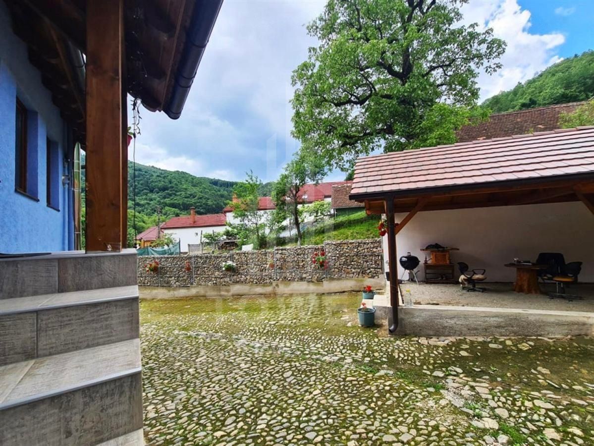 Casa renovata in Fantanele - Poză 6