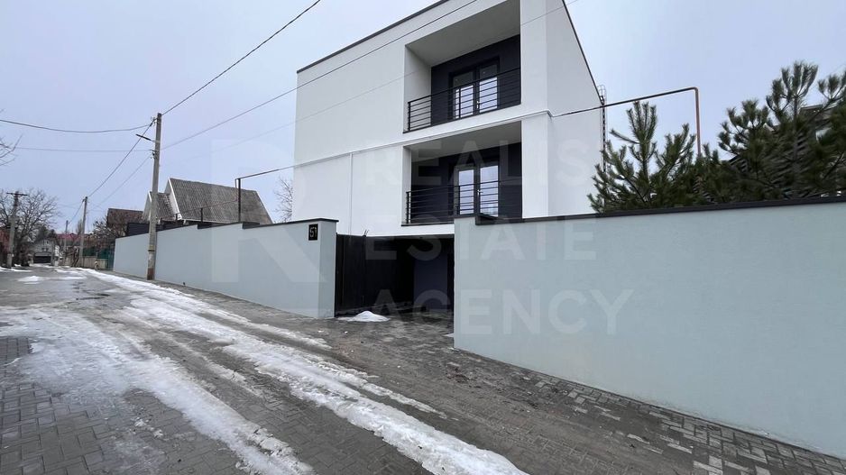 Vânzare, Hi-Tech, 2 nivele, 3 camere, strada Vielor, Tohatin - Poză 1