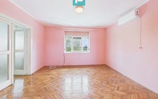 Casă cu 7 camere, ideală pentru familie, Grădiște - Poză 2