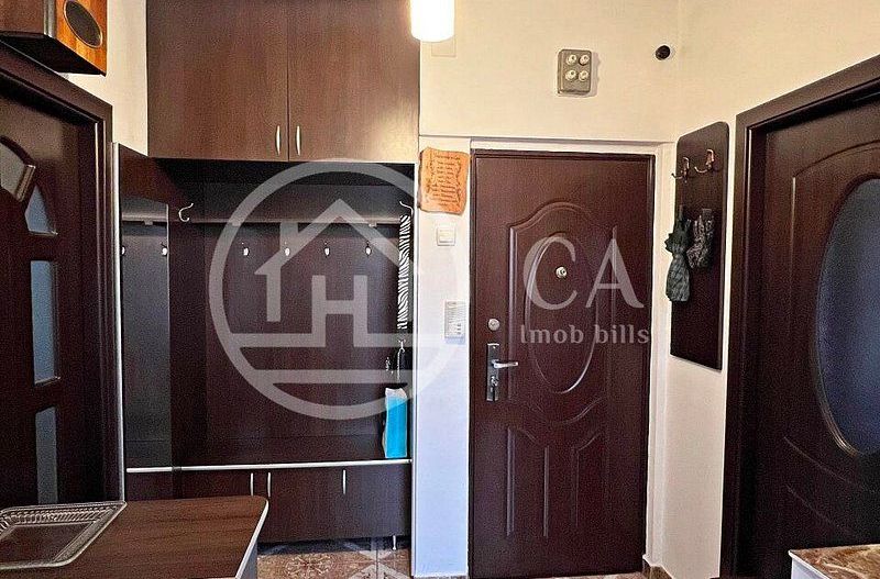 Apartament cu 3 camere de vanzare in zona Rogerius Oradea - Poză 5
