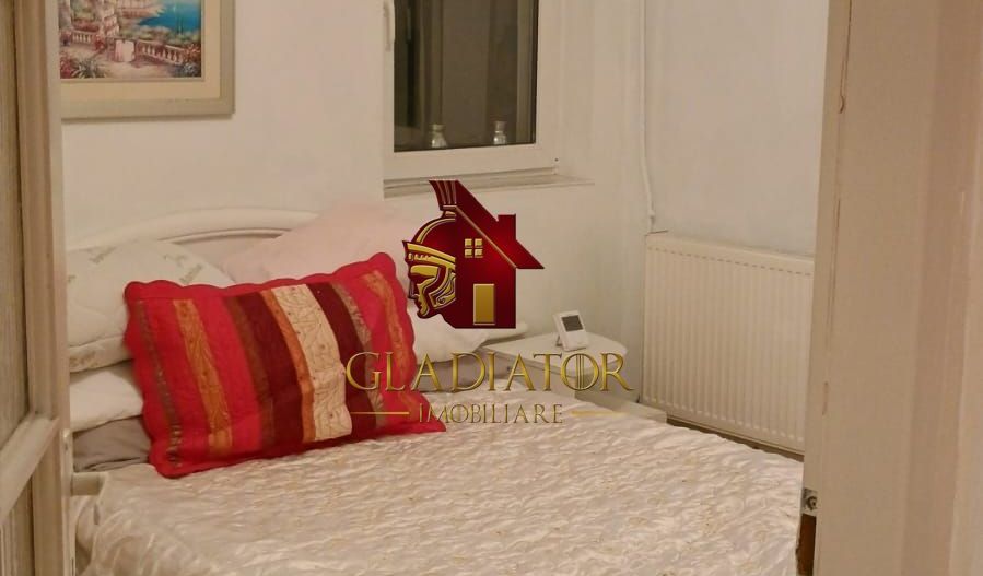 Tg Cucu - Podu de Fier, Str. Cucu Apartament 3 camere, zona centrala - Poză 1