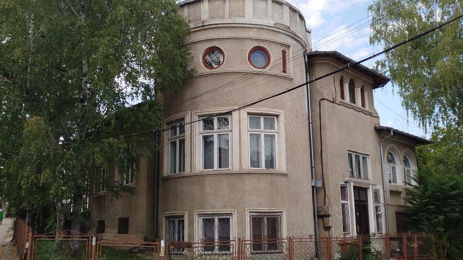 BRASADAS vinde casa cu 14 camere in Iasi zona CENTRALA. - Poză 1