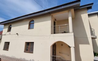 Casa individuala 7 camere Centru - Poză 1