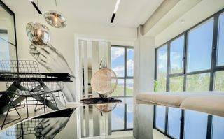 Modern, luminos, cu vedere panoramica si loc de parcare - Gheorgheni - Poză 2