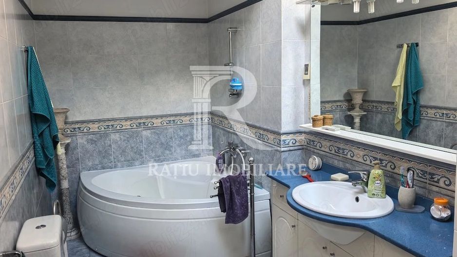 Casă cu 4 Camere de Vânzare | Decebal | Oradea - Poză 11