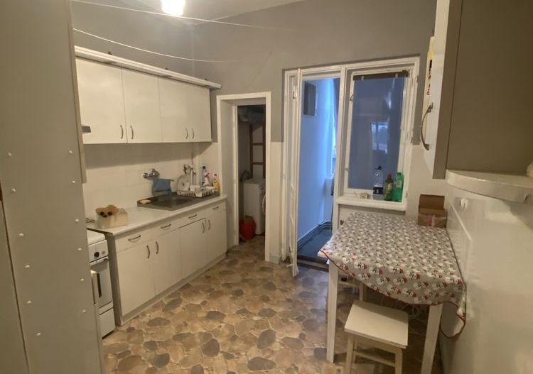 Apartament cu 3 camere si garaj, zona centrala. - Poză 5