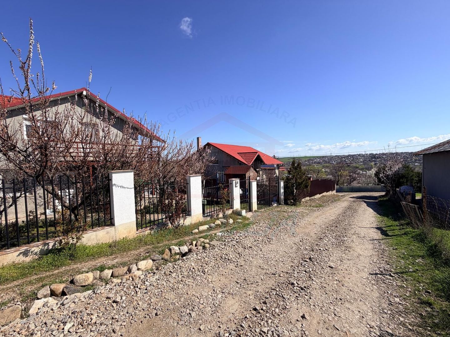 Vanzare casa P+M, Smardan( Galati ), la 2 minute de str.principala - Poză 23