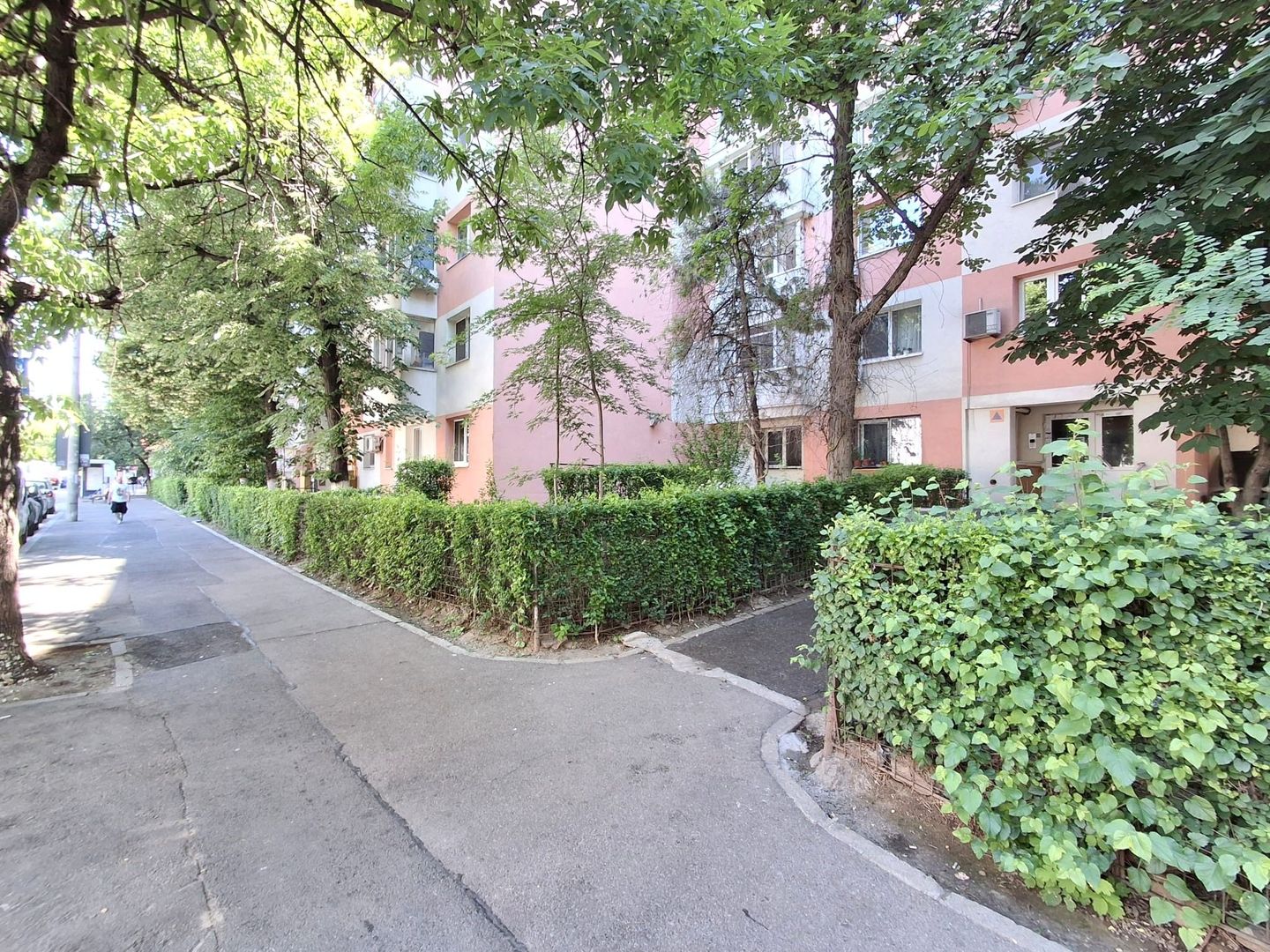 De Vanzare Garsoniera Teiul Doamnei zona Lacul Tei - Poză 2