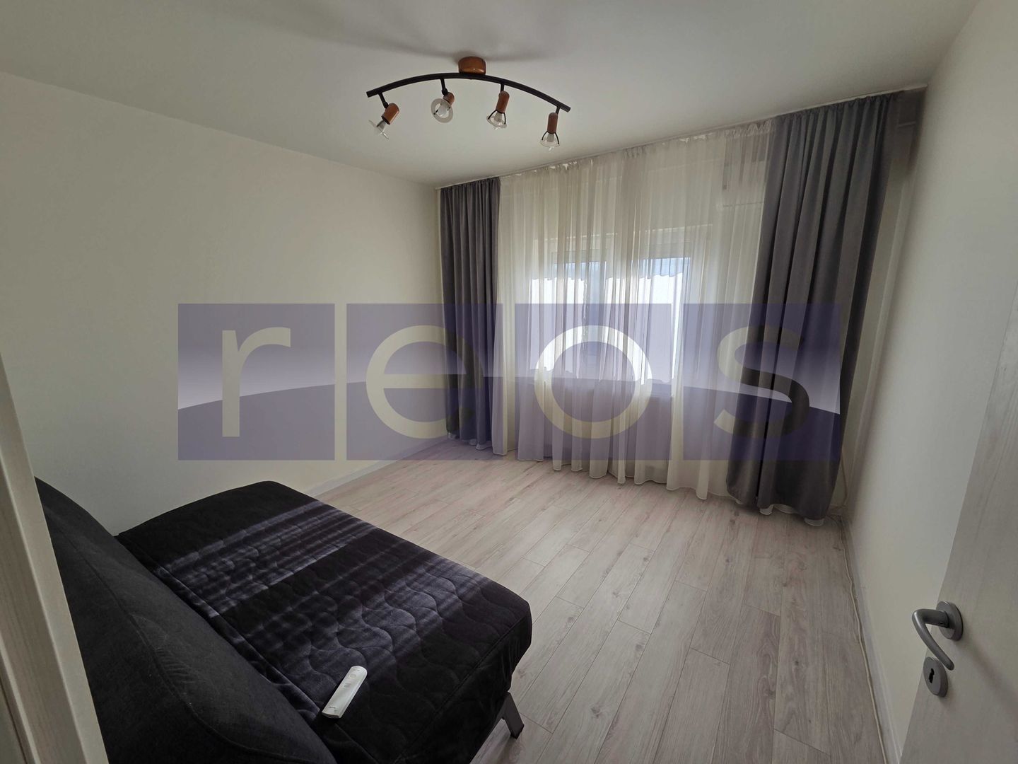 VANZARE 3 CAMERE DECOMANDAT -TIMPURI NOI -NERVA -VITAN MALL - Poză 2