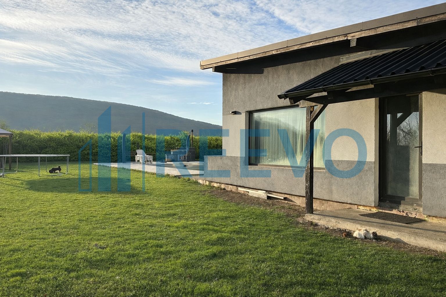 Proprietate pentru investiție cu Piscină în Hemeiuș - Poză 2