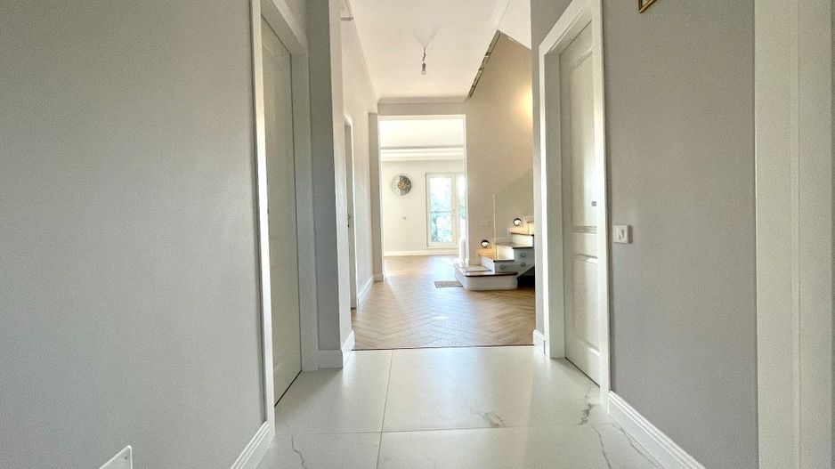 Vile de lux P+1 cu 5 camere și grădină, Corbeanca - Poză 4
