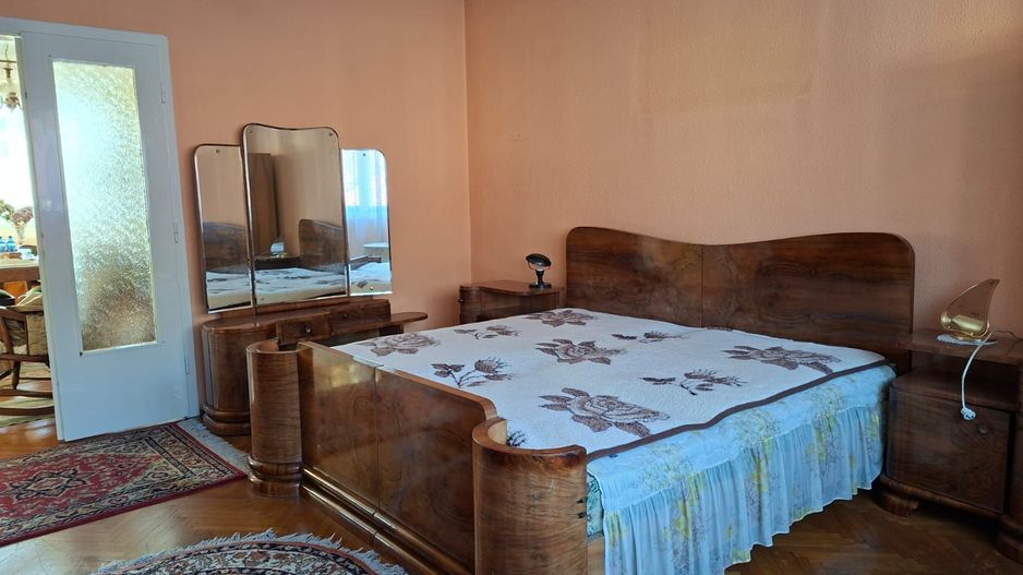 Apartament cu 3 camere si garaj in zona centrală - Poză 10