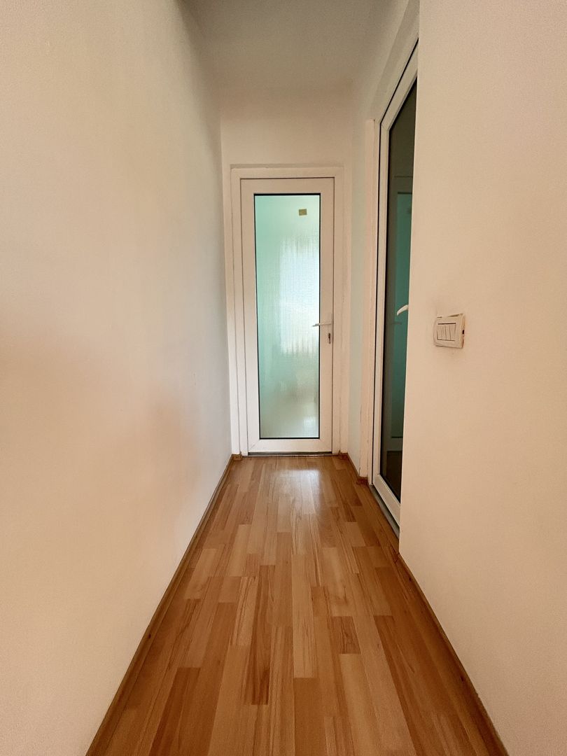 Apartament cu 2 camere de vânzare la mansardă în zona Poarta 6 - Poză 9