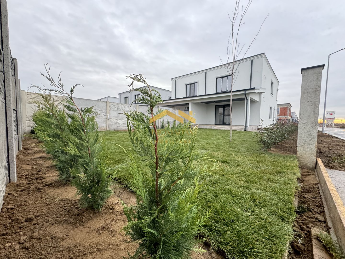 Bucovăț-Duplex P+E-4 Camere - Poză 1