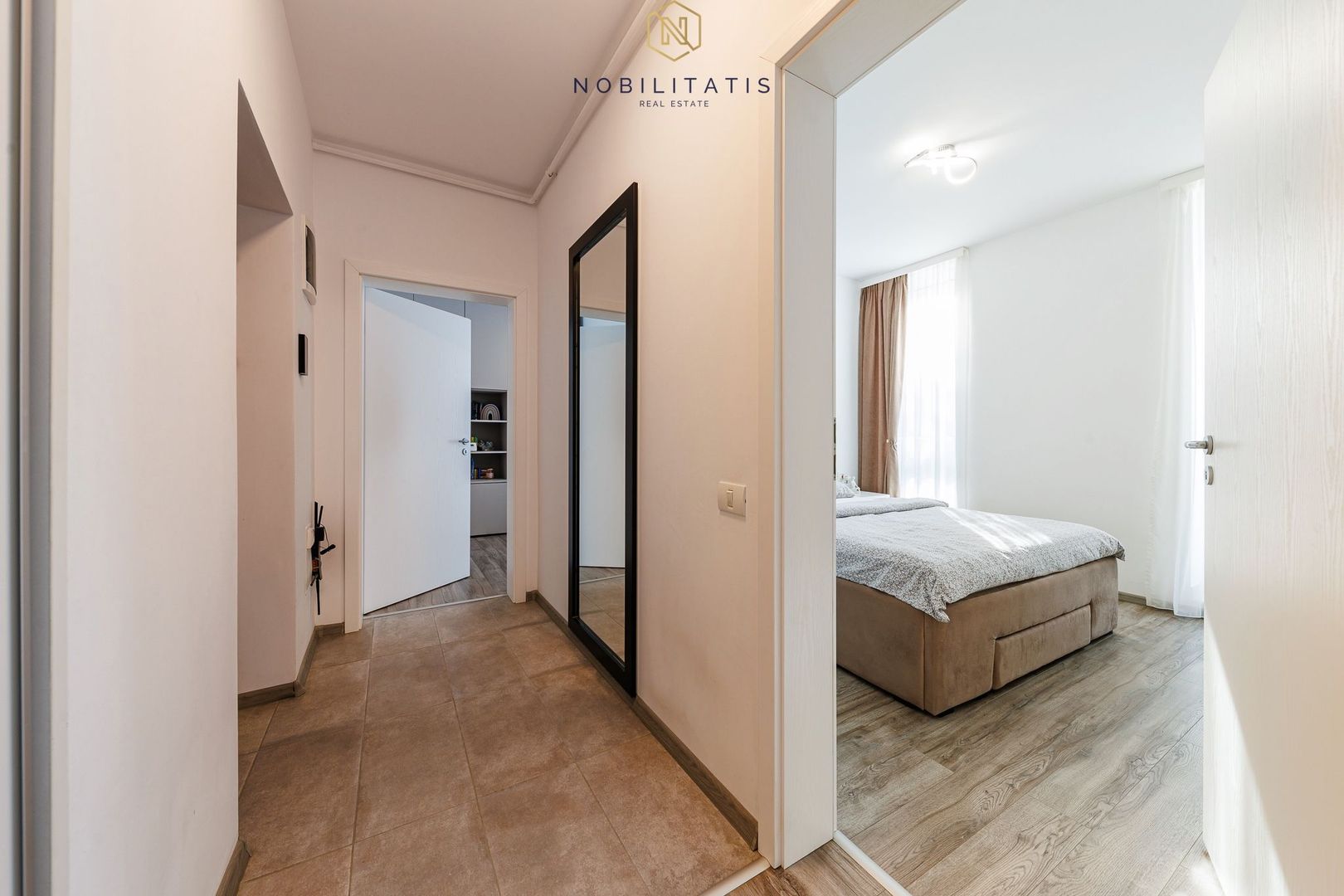 Apartament de Lux cu 3 Camere & Curte Privată de 212 mp în Timișoara - Poză 25