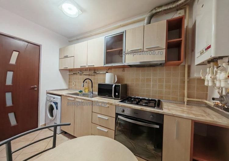Mobilat Utilat Apartament cu 2 Camere Aproape de Metrou - Poză 6