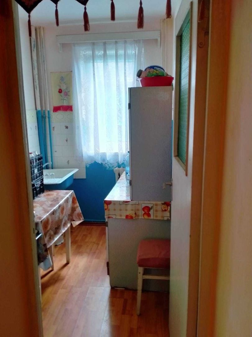 Vând apartament cu 3 camere, Ocna Mureș - Poză 1