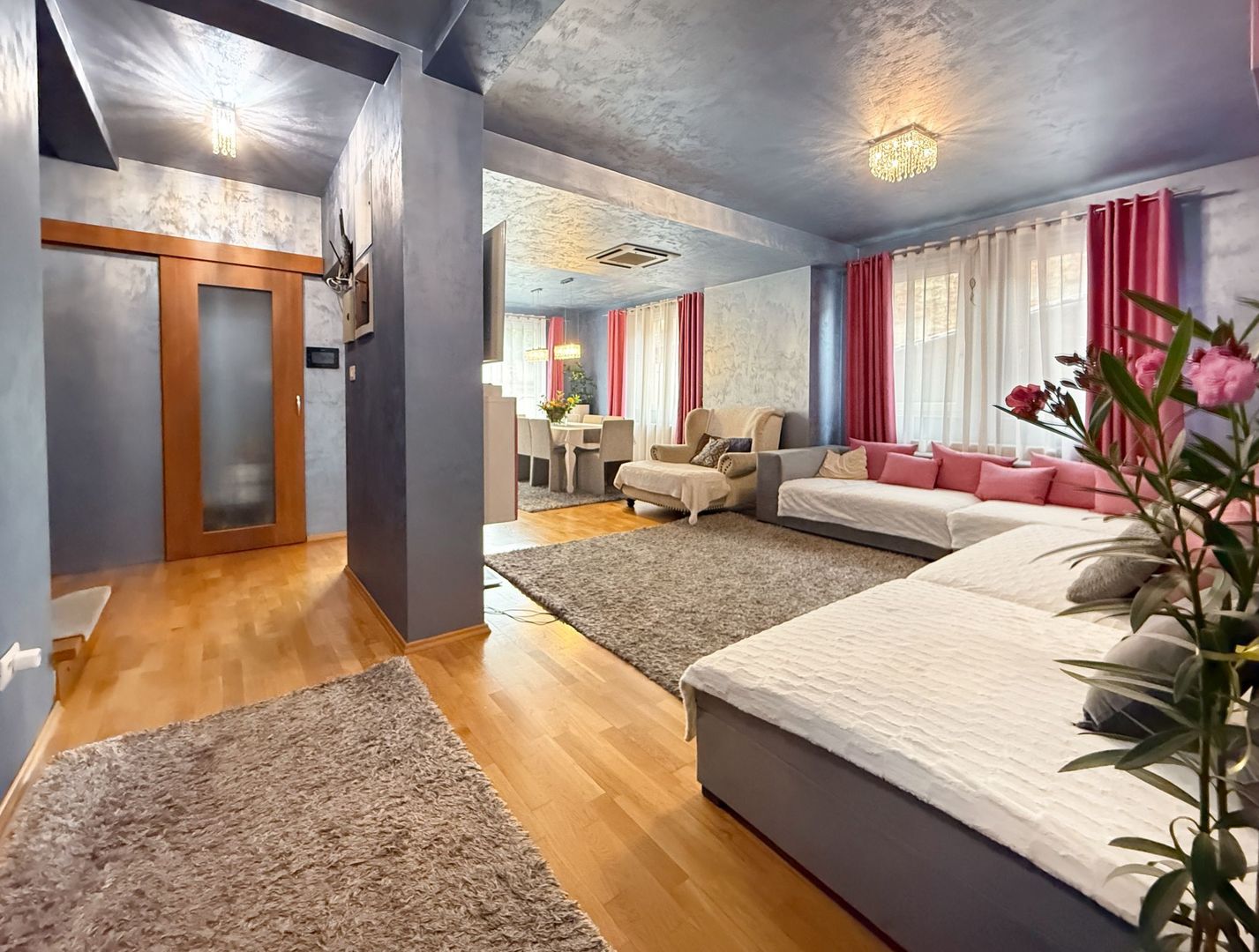 Casă cu două corpuri și utilizare mixtă– rezidențial & comercial - Poză 3