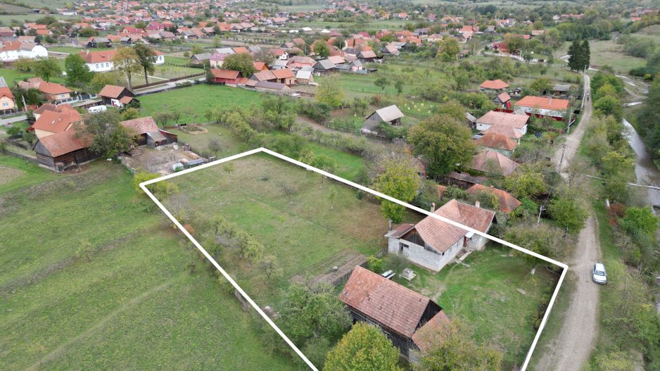 Casă 3 camere 100 M² cu 2360 M² teren - Poză 2