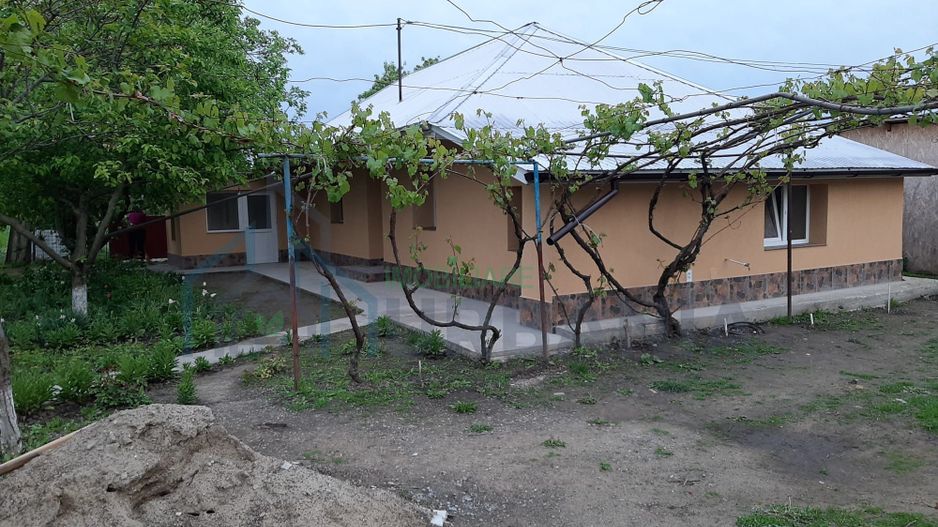 Casă complet renovată și utilată în Prisacani – 70 mp utili, teren 980 mp - Poză 8