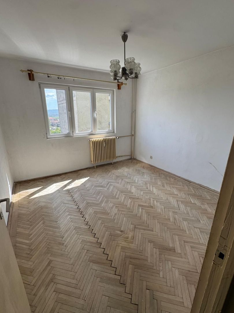 vand apartament 3 camere, zona Splai Mihai Viteazul , etaj superior - Poză 4