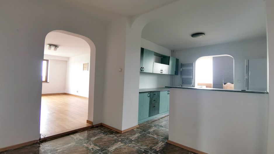 3 camere- Metrou Favorit- Comision 0 - Poză 10