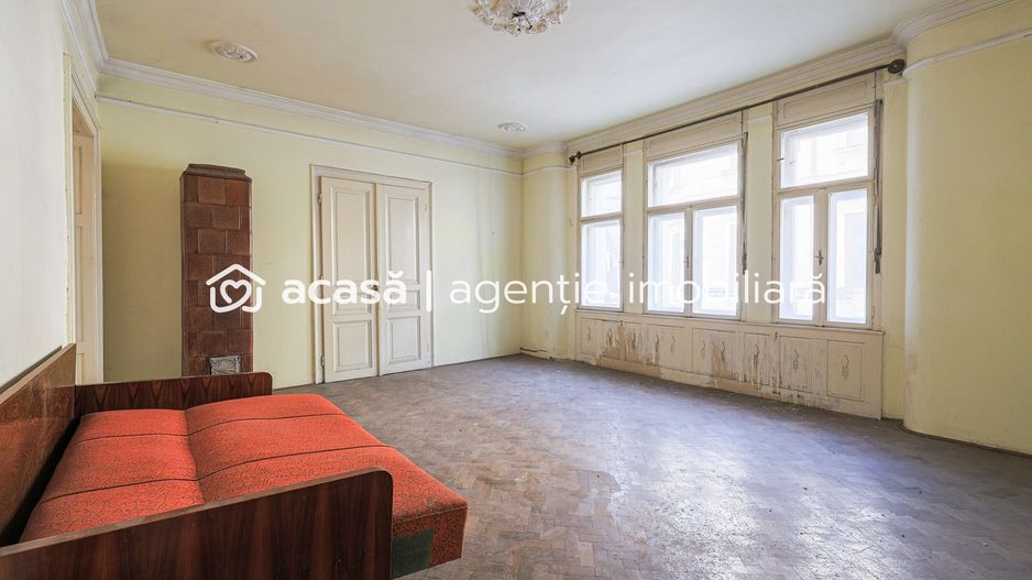 Proiect de clinică sau birouri în centru – casă cu demisol, de renovat - Poză 1