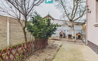 Două case pe un teren generos în Ghiroda - Poză 18