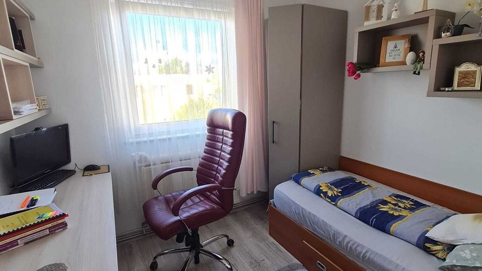 Apartament 3 camere decomandat - Poză 3