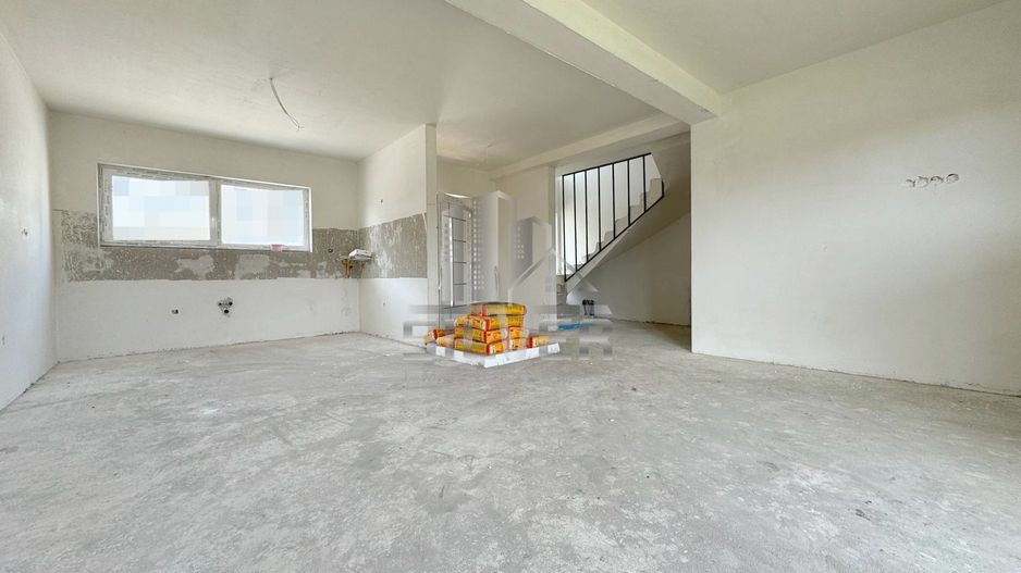 Casa  tip duplex/Zona strazii Urusagului. - Poză 2