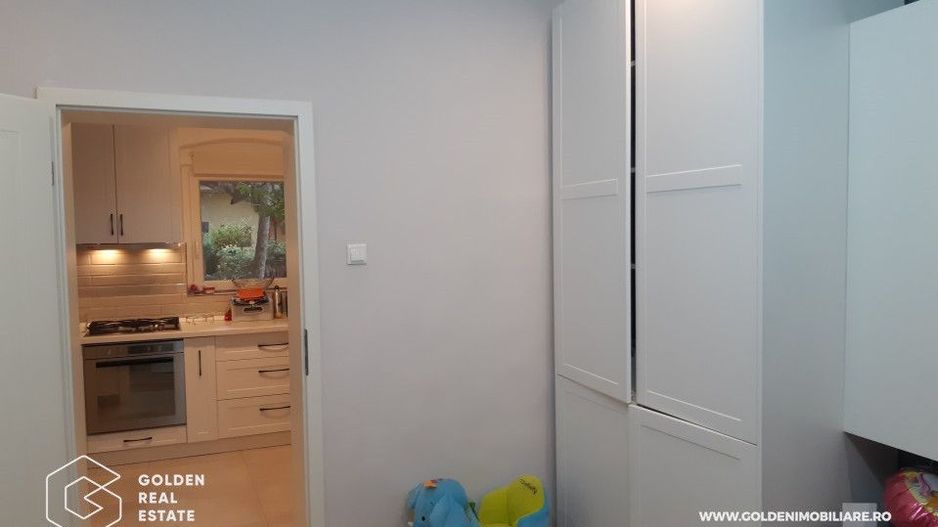 Casa mare, cu 4 apartamente a cate 1, 2, 3 și 4 camere fiecare - Poză 27