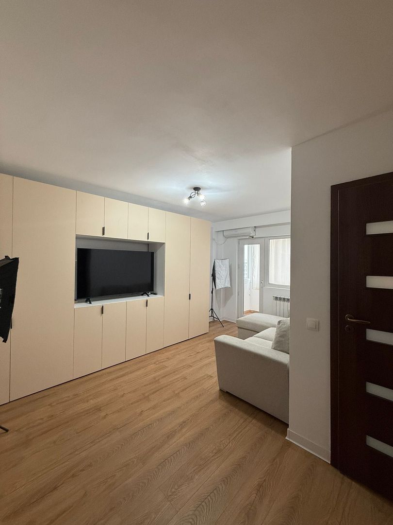 De închiriat: Garsonieră  Apărătorii Patriei - Brâncoveanu | Renovata Complet - Poză 1