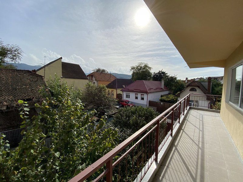 Casa P+2+M de inchiriat in zona Blumana - Brasov - Poză 6