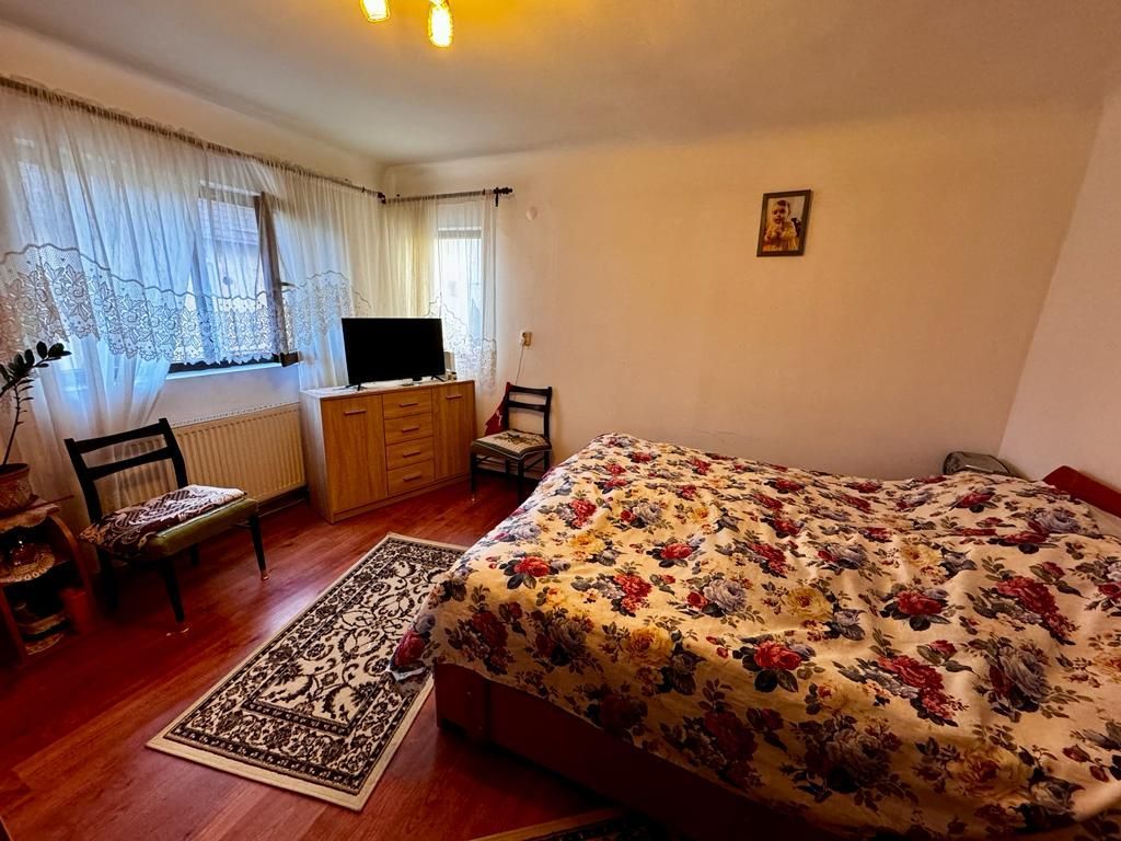 Vanzare casa ideal 2 familii padurea Romanesti - Poză 20