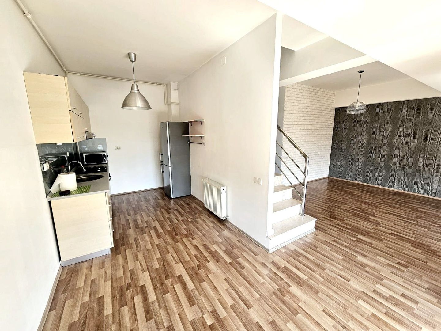 Apartament 3 camere, deosebit in Otopeni, Str. Ferme F - Poză 3