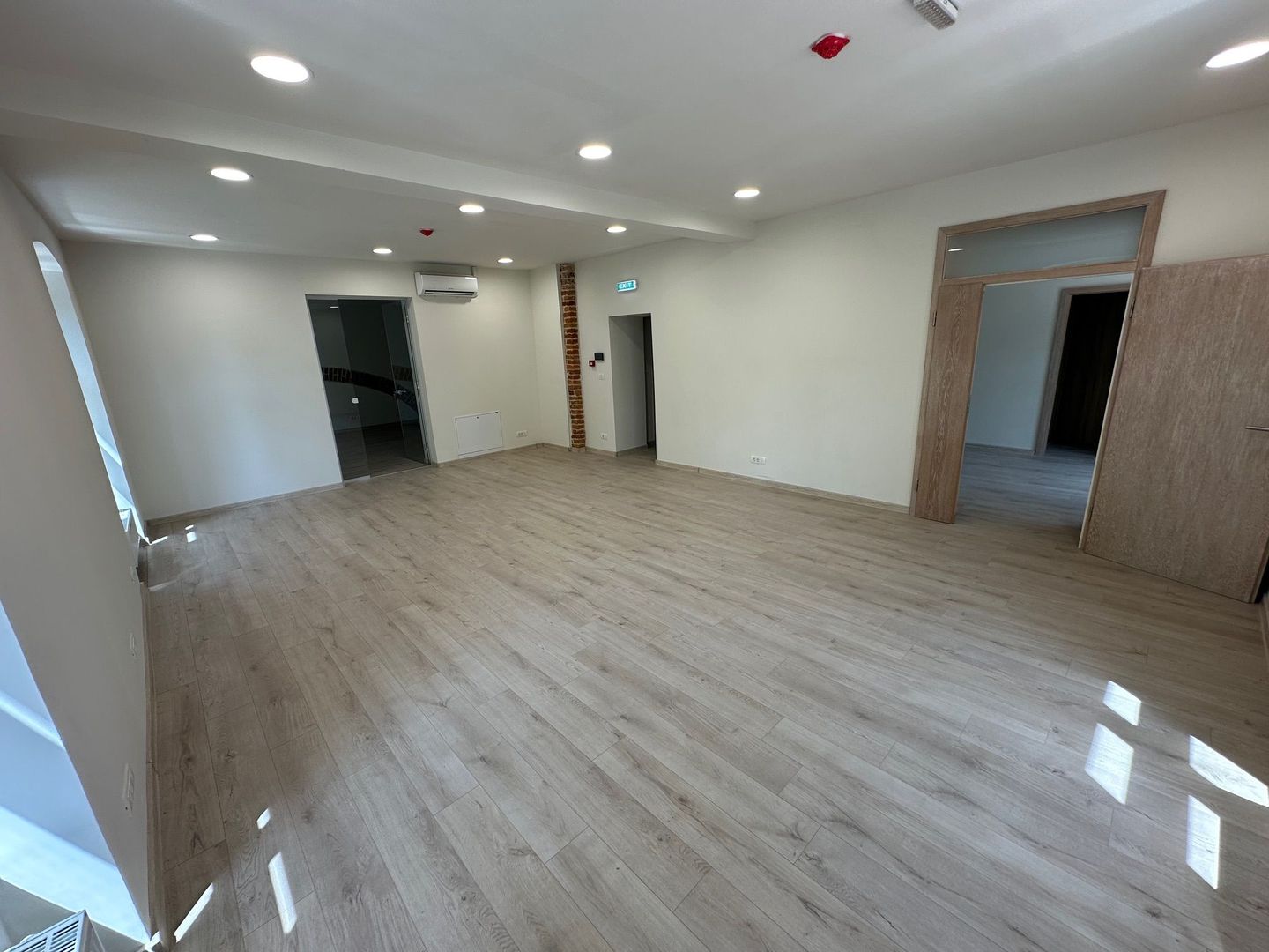 Saptii de birouri Ultracentral suprafețe de la 28 - 940 mp - Poză 43