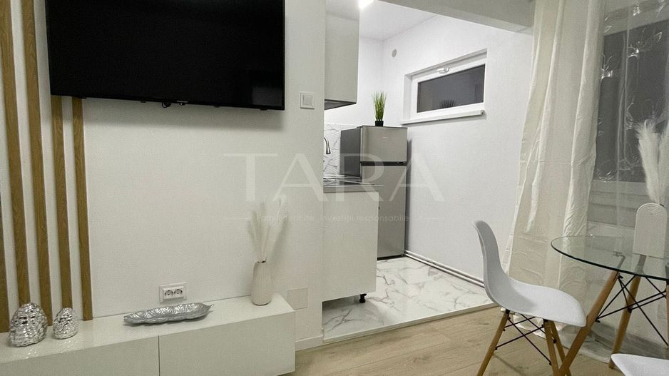 Apartament 1 cameră renovat, complet, mobilat și utilat, de inchiriat. - Poză 2