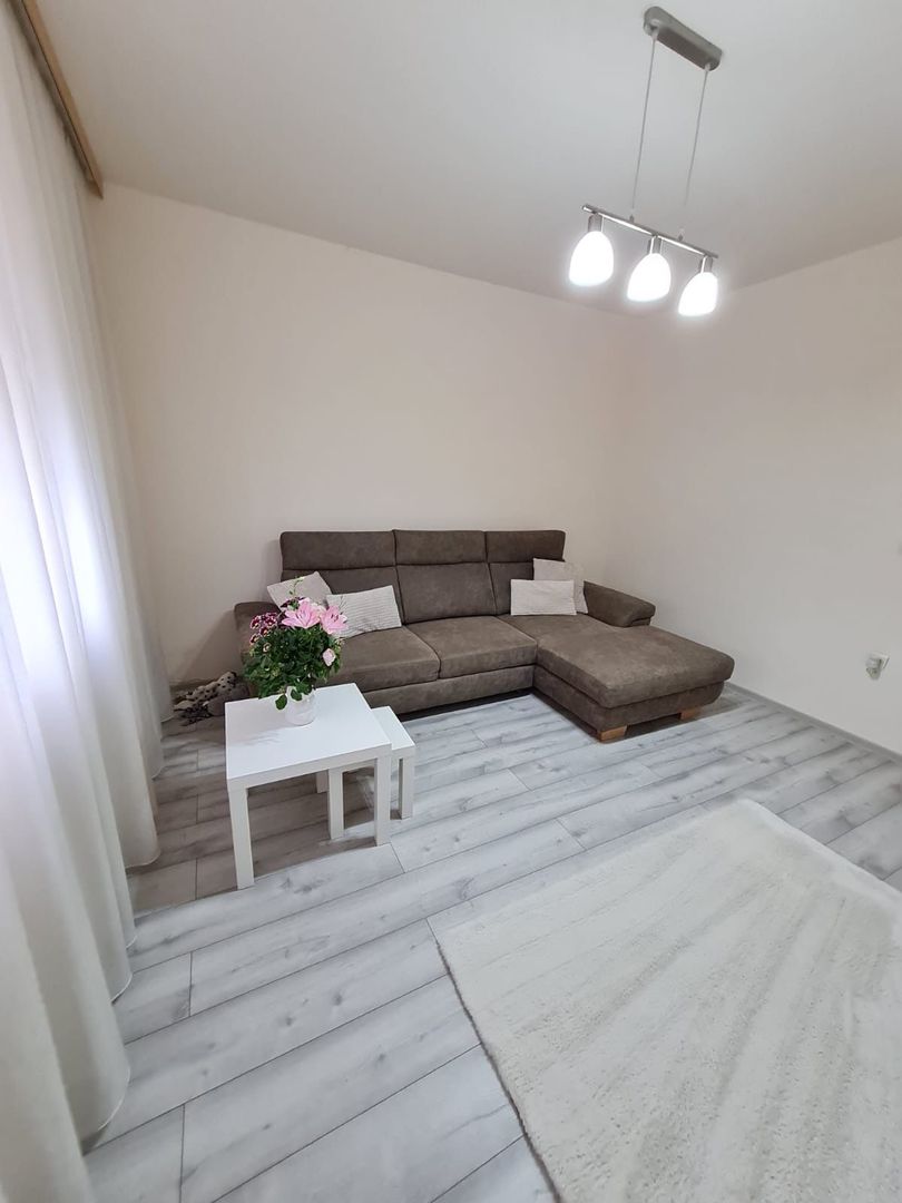 Casă cu teren generos pretabila pentru afacere - Poză 7