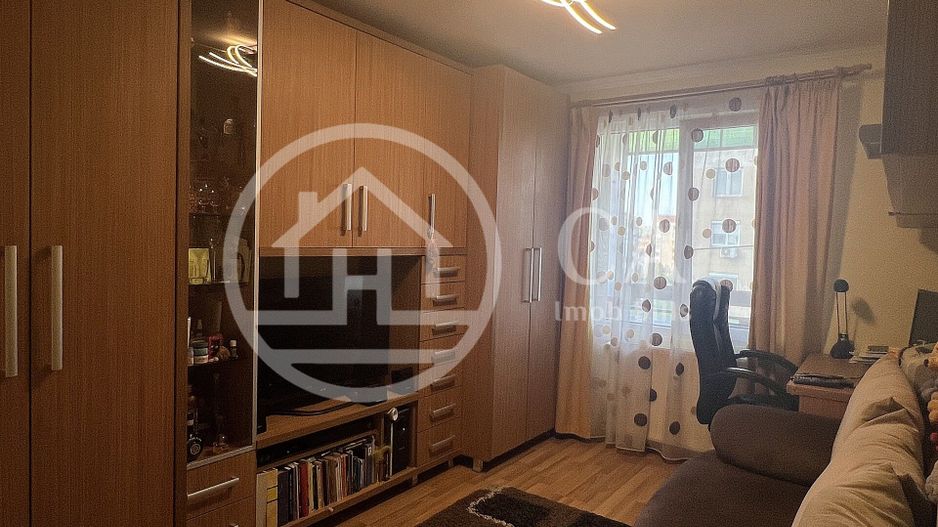 Apartament cu 4 camere de vanzare in Rogerius Oradea - Poză 5