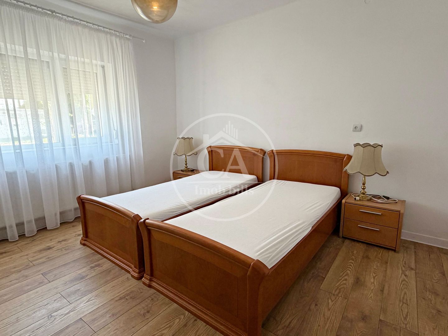 Casa de închiriat cu 3 camere în zona Calea Clujului, Oradea - Poză 11