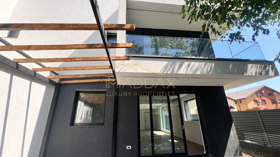 Vilă **6 camere  **451mp // Zona Iancu Nicolae - Poză 1